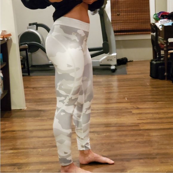 Better Bodies White Camo leggings size medium - Picture 2 of 15
